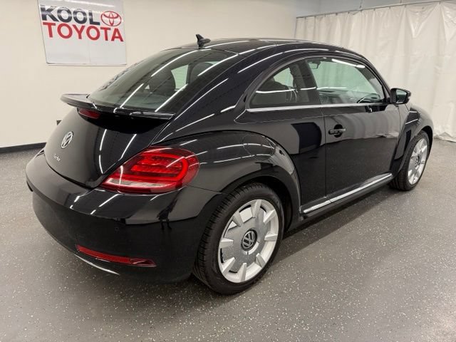 Used 2019 Volkswagen Beetle 2.0T SE w/ SE Premium Package FWD image 2