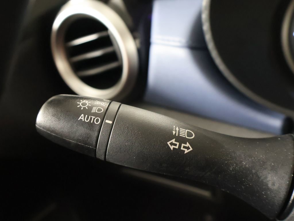 Used 2025 Nissan Versa SV image 35