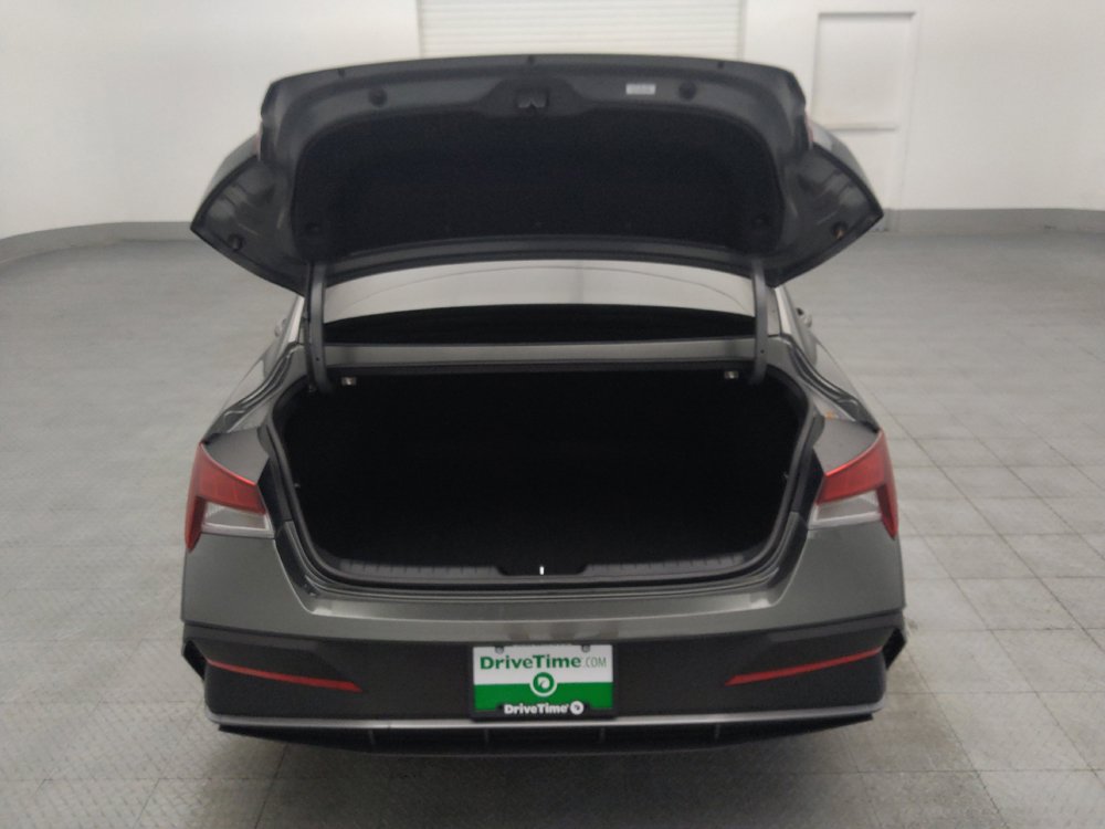 Used 2025 Hyundai Elantra Sport FWD image 29