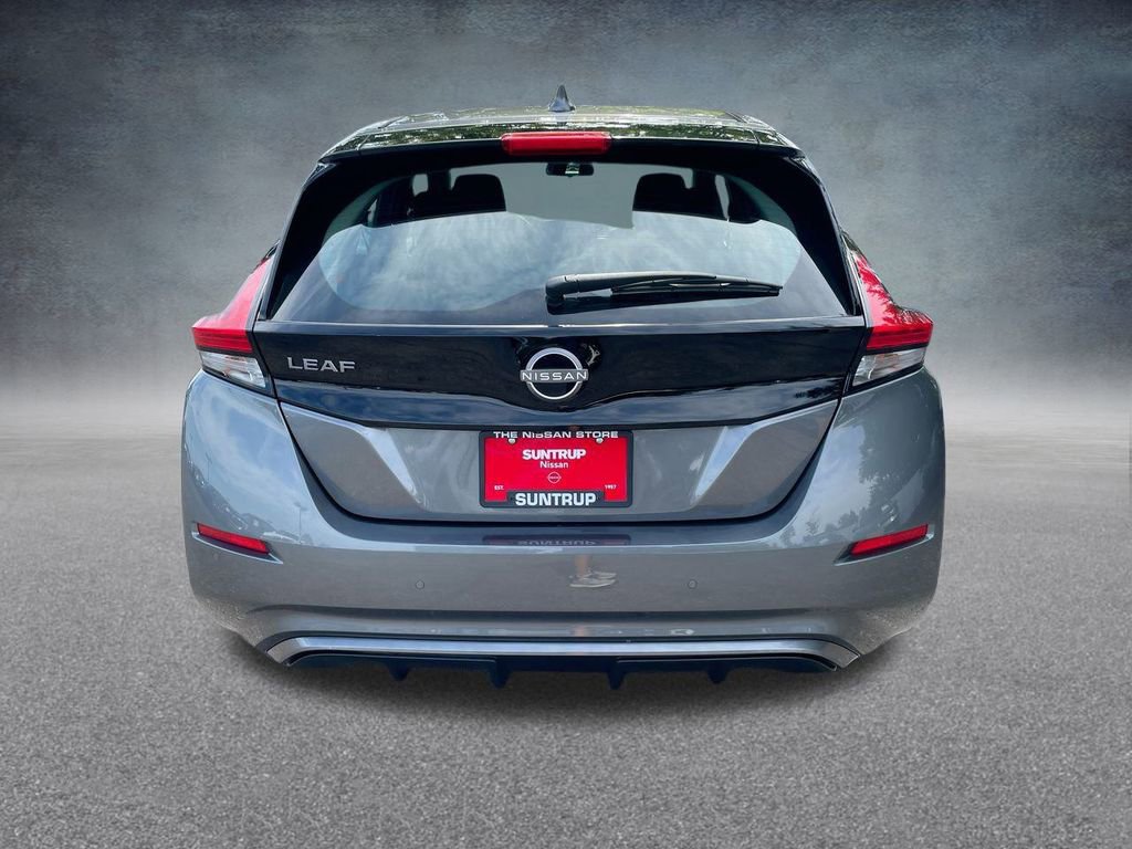 Used 2025 Nissan Leaf S image 15