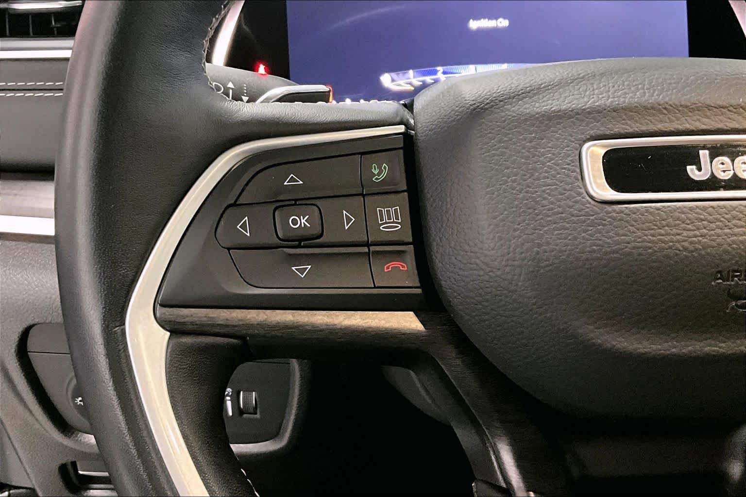 Used 2022 Jeep Grand Cherokee Limited image 20