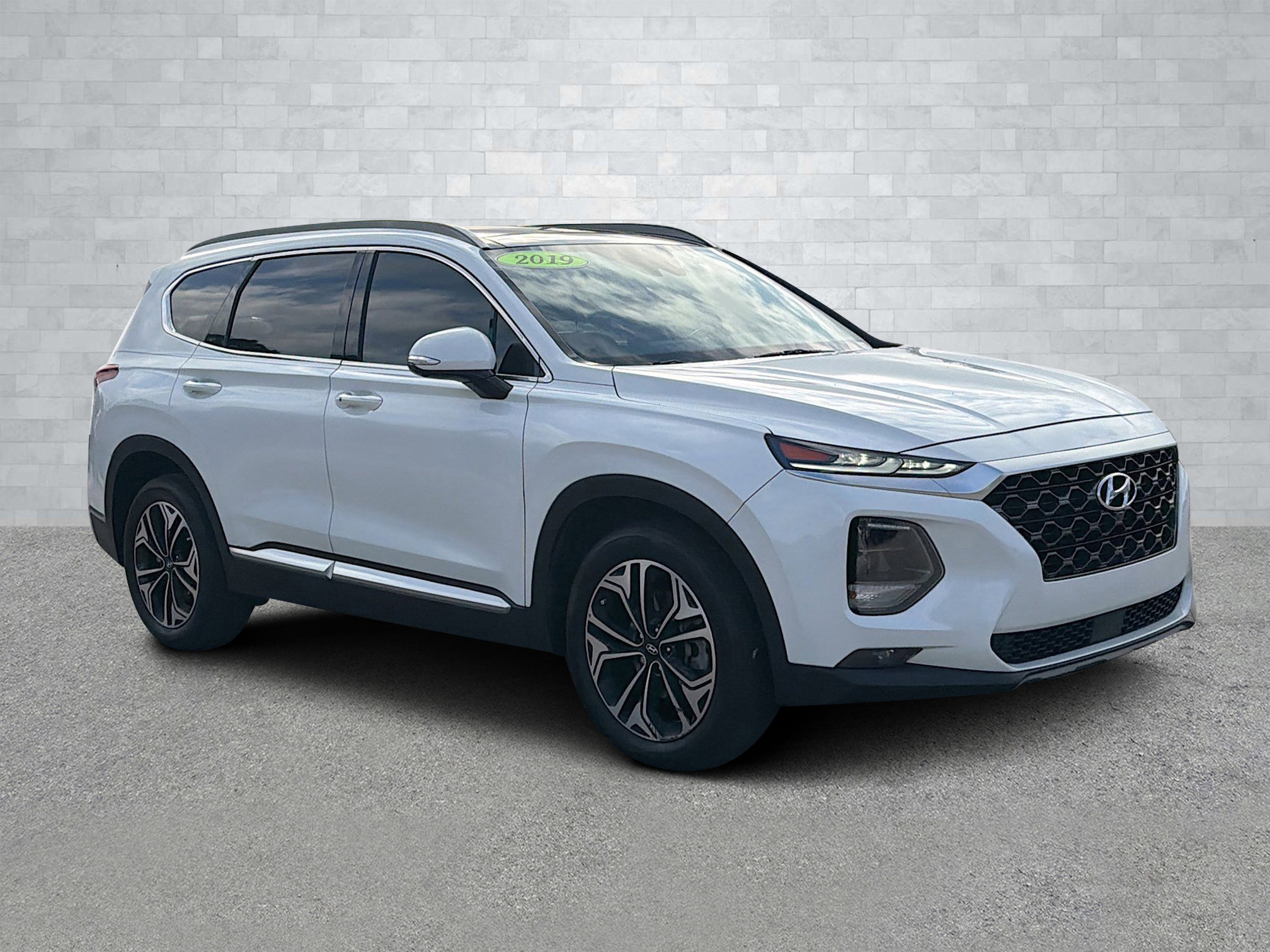 Used 2019 Hyundai Santa Fe FWD image 1