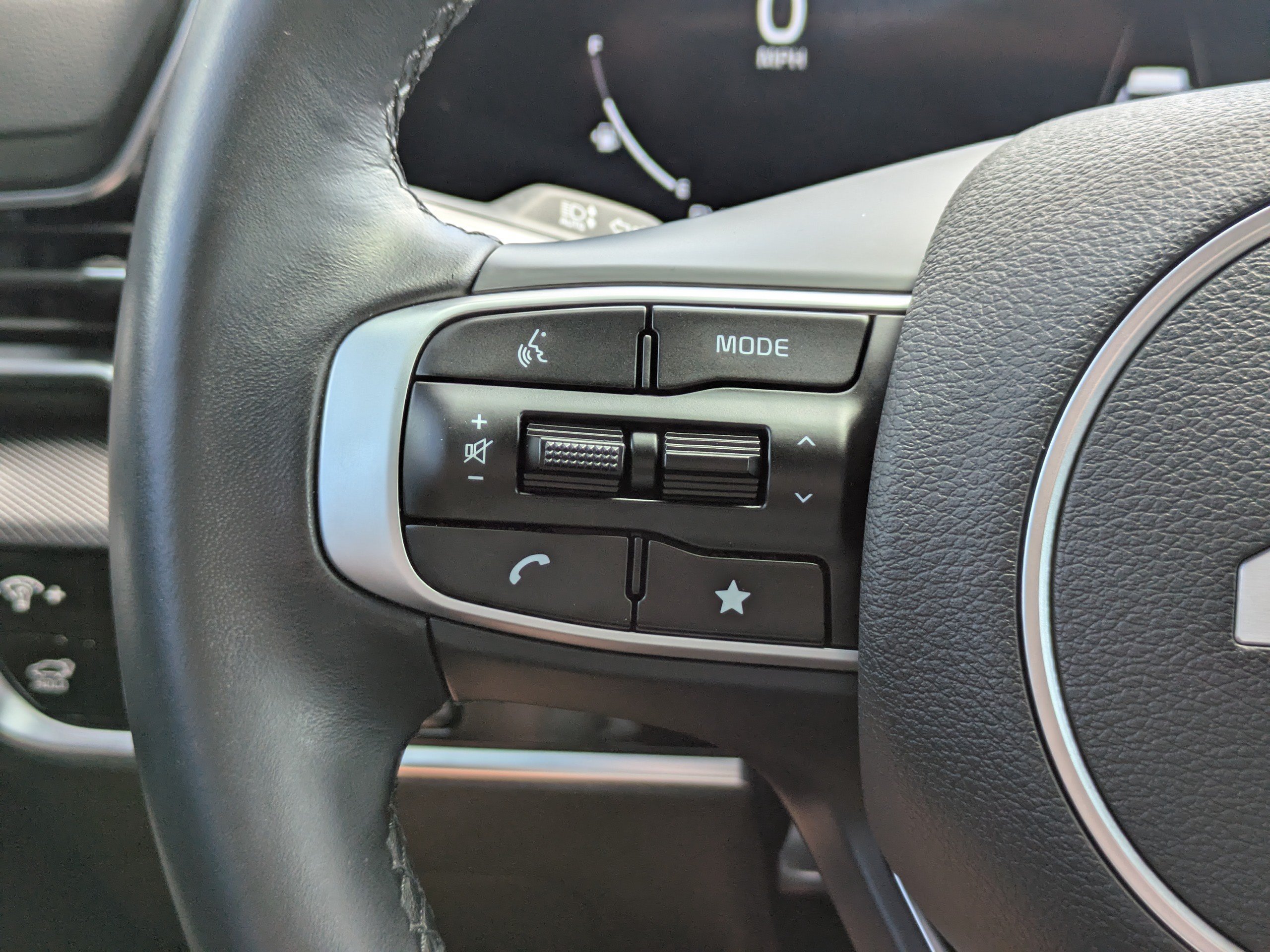 Used 2025 Kia Sportage SX FWD image 27