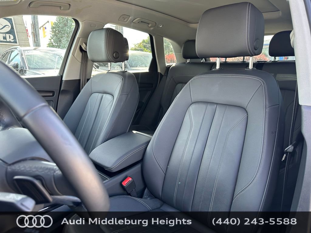 Used 2023 Audi Q5 2.0T Premium w/ Convenience Package AWD/4WD image 13