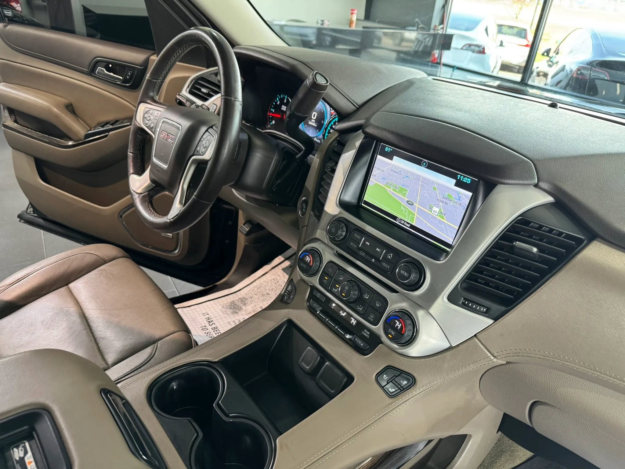 Used 2017 GMC Yukon SLT AWD/4WD image 28