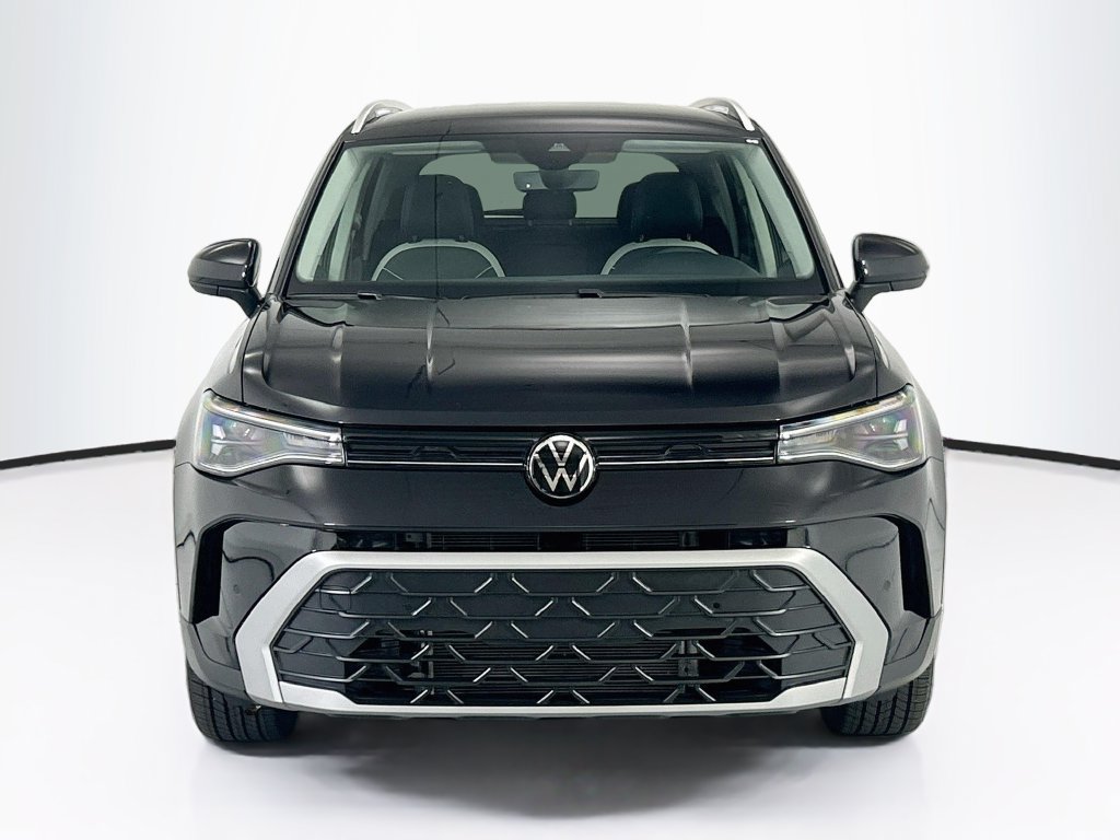 Used 2025 Volkswagen Taos SE w/ Black Wheel Package FWD image 2