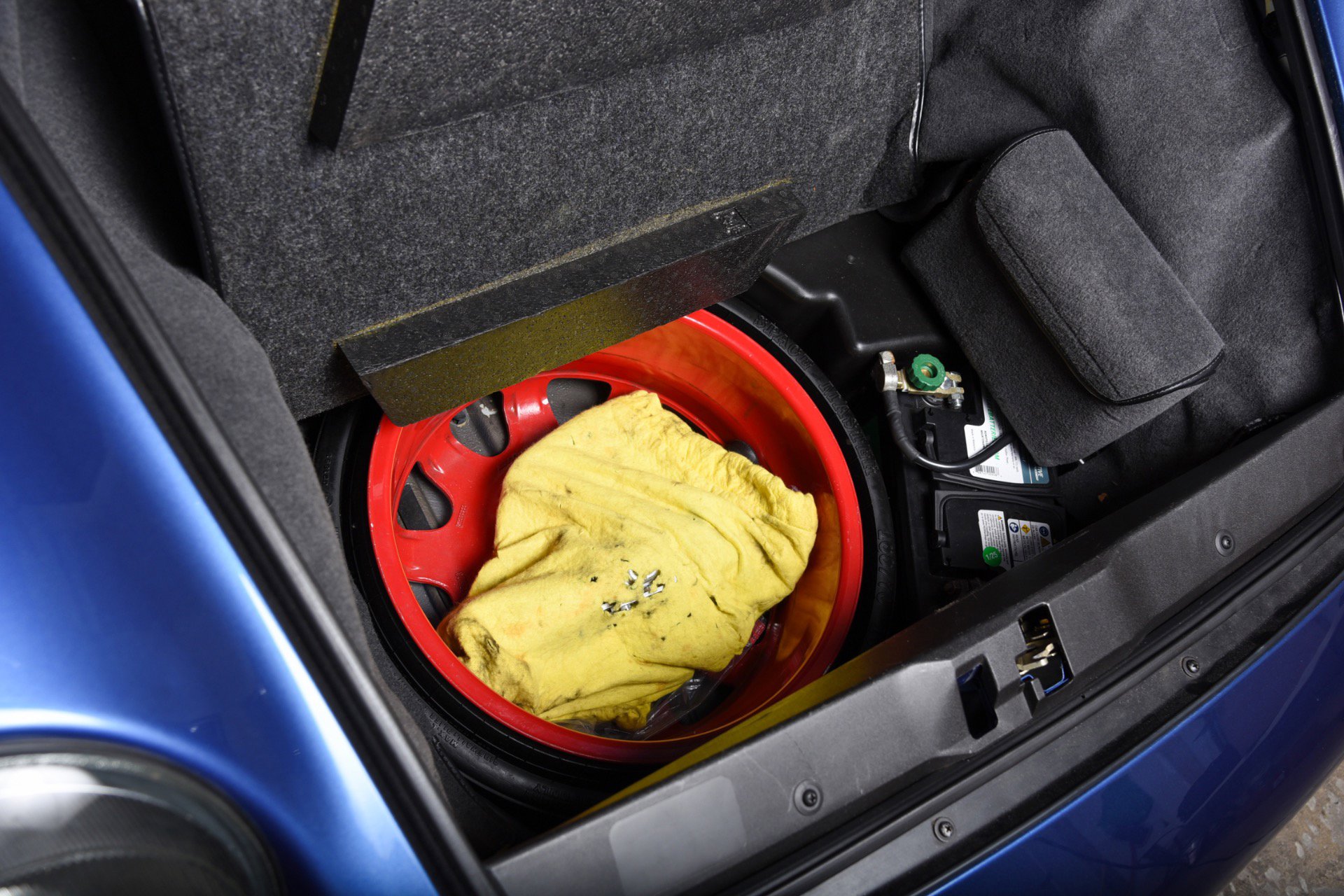 Used 1998 Porsche 911 Carrera 4S image 25