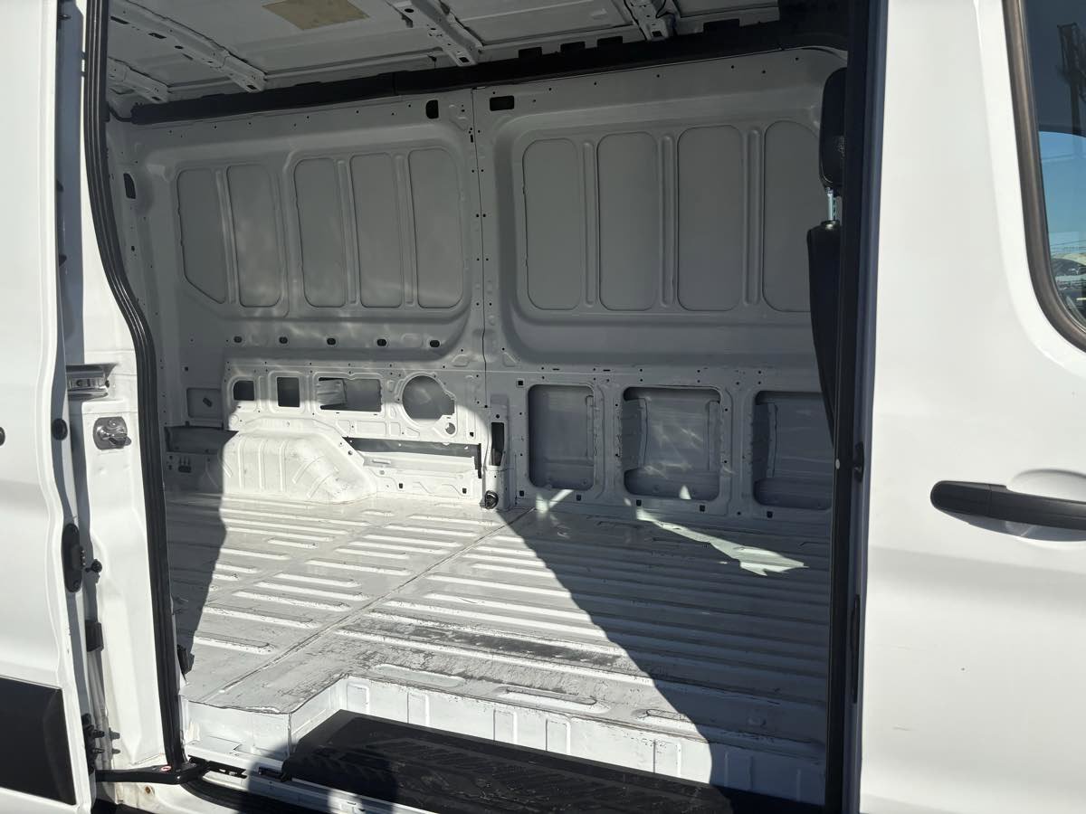 Used 2024 Ford Transit 250 148 Medium Roof Extended AWD image 42