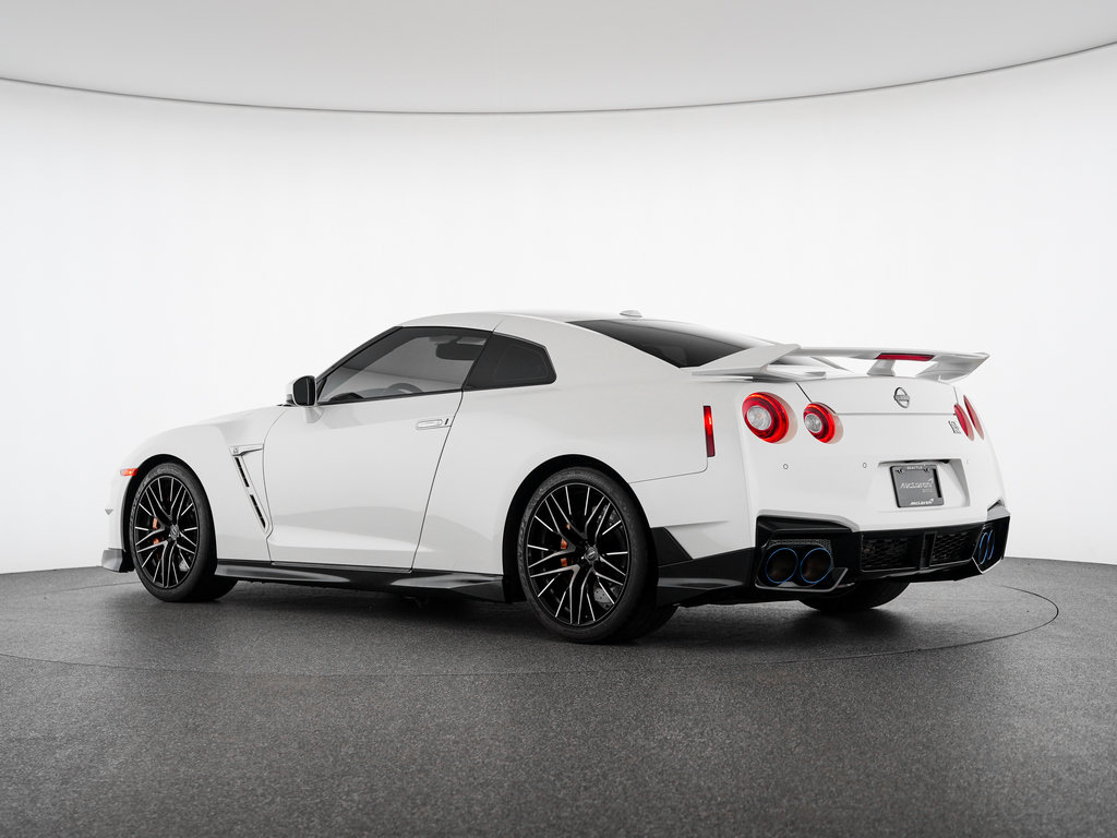 Used 2024 Nissan GT-R Premium w/ Premium Interior Package AWD/4WD image 3