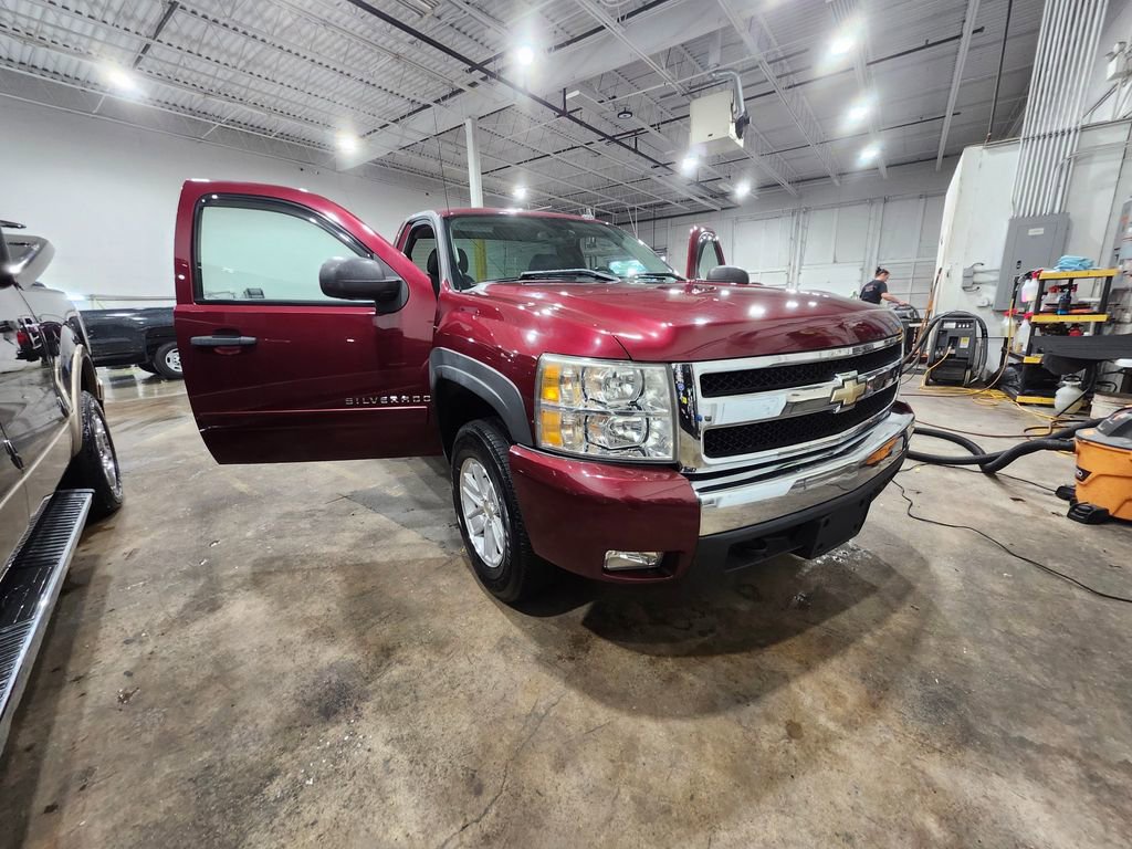 Used 2008 Chevrolet Silverado 1500 LT w/ Suspension Package, Off-Road AWD/4WD image 7
