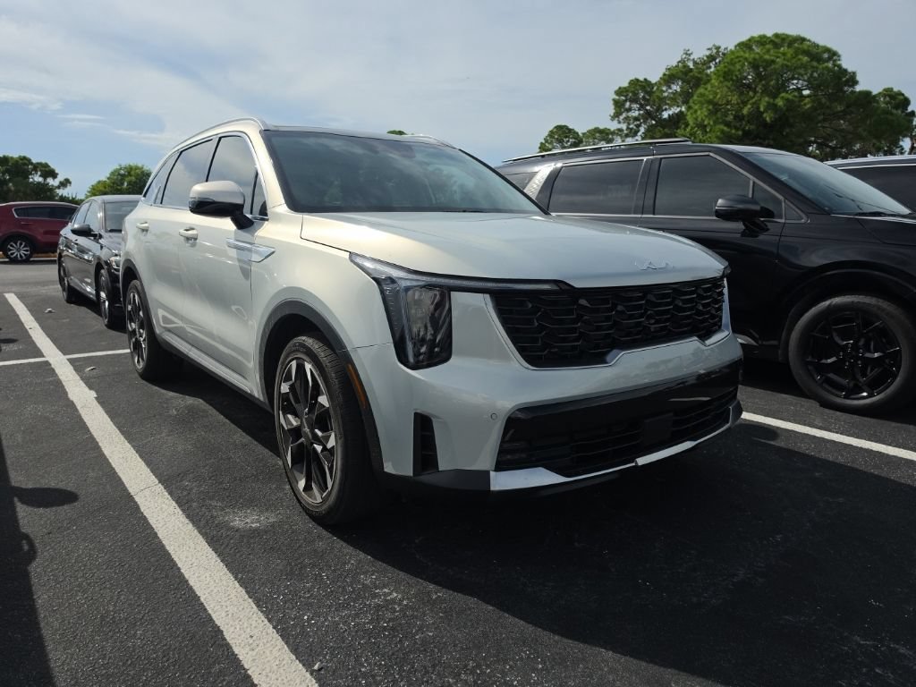 Certified 2026 Kia Sorento EX w/ EX Premium Package FWD image 3