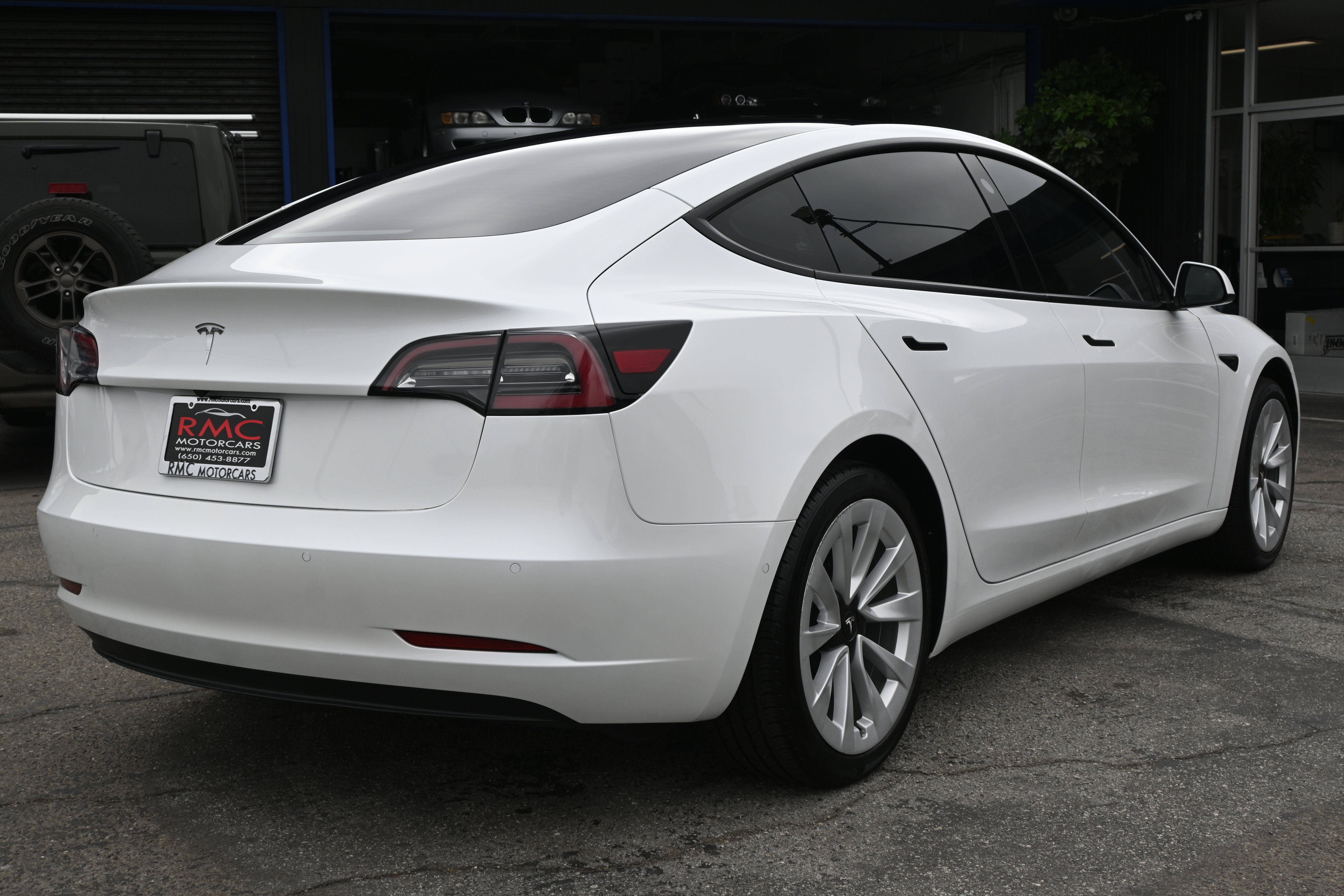 Used 2022 Tesla Model 3 Standard Range image 5