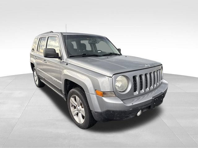 Used 2014 Jeep Patriot Latitude AWD/4WD image 13