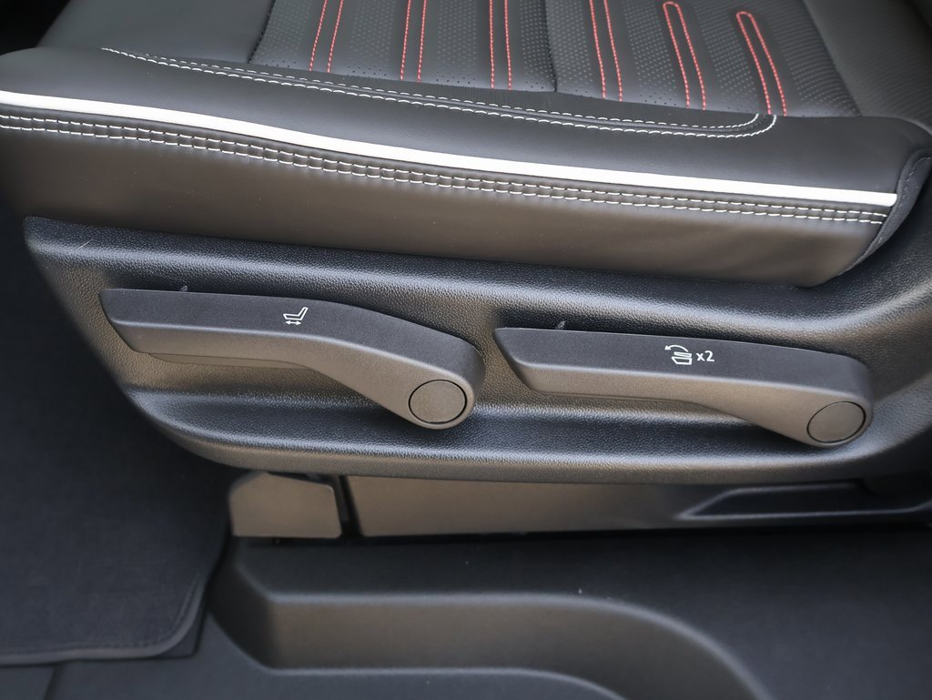 New 2025 GMC Yukon AT4 Ultimate image 28