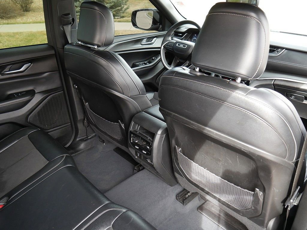 Used 2023 Jeep Grand Cherokee Altitude image 53