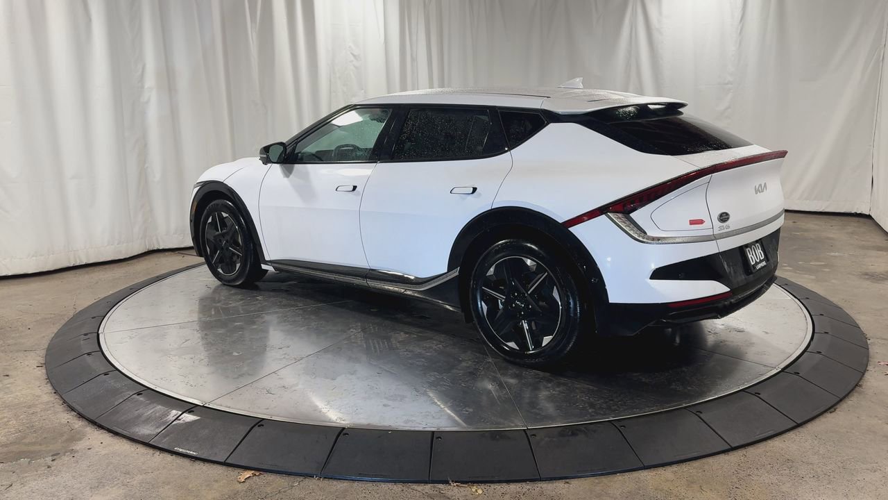New 2025 Kia EV6 Wind image 8