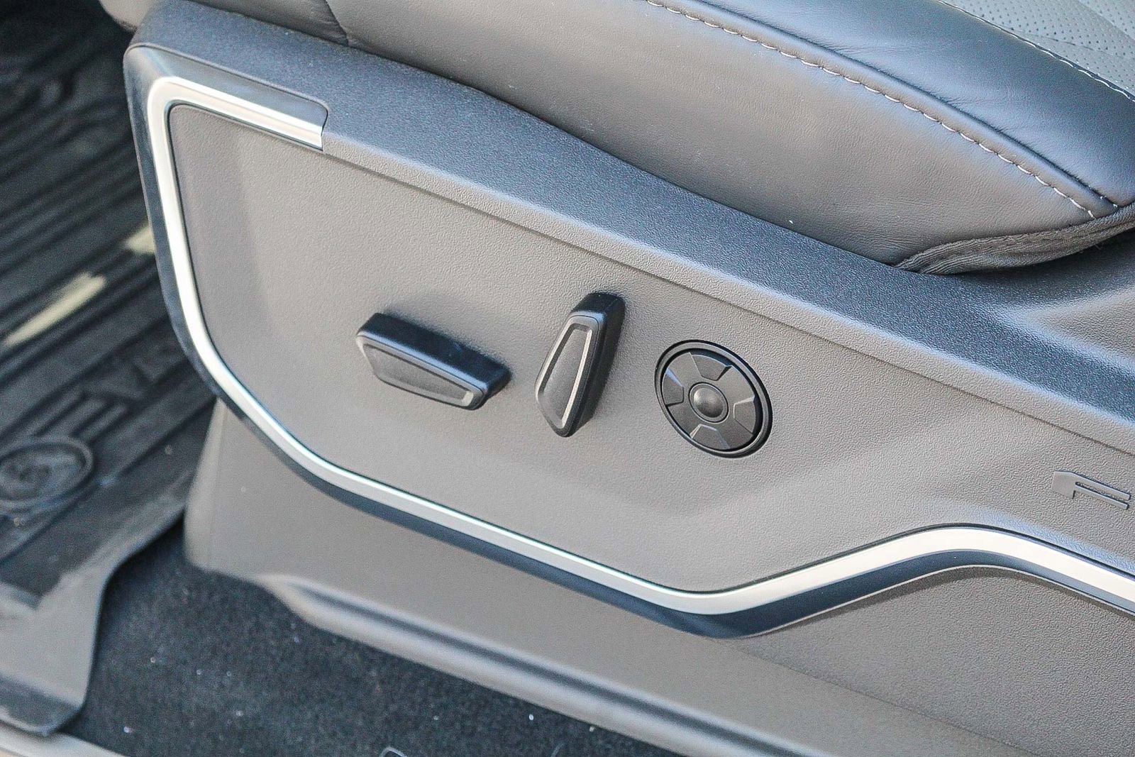 New 2025 Ford F350 Platinum w/ Platinum Plus Package image 23