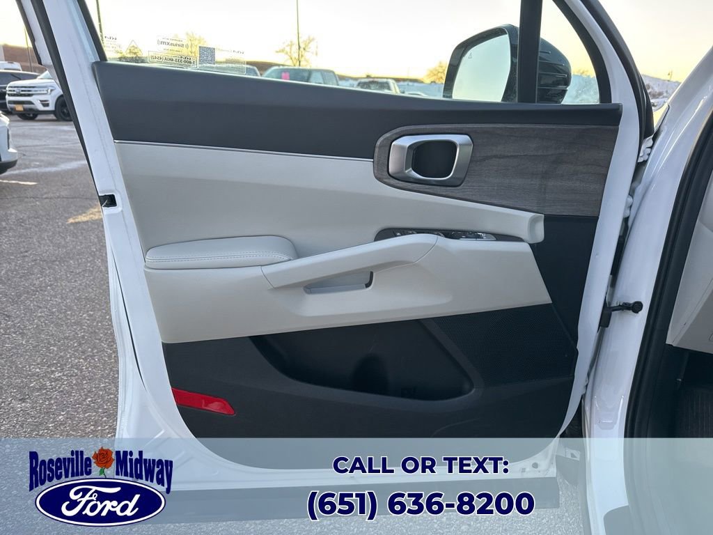 Used 2023 Kia Sorento EX image 28