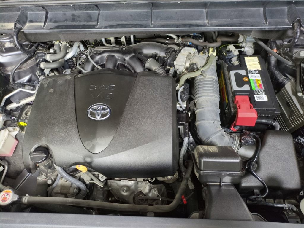 Used 2020 Toyota Highlander XLE image 23