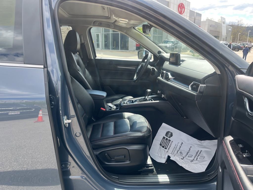 Used 2025 MAZDA CX-5 Carbon Edition image 19