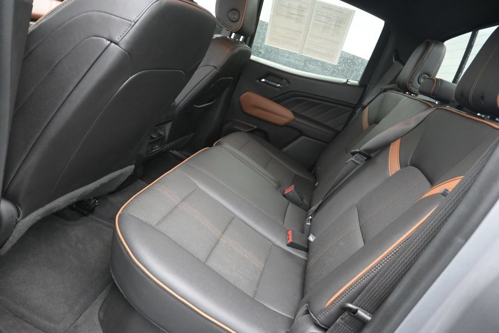 Used 2023 GMC Canyon AT4 w/ Canyon Safety Plus Package AWD/4WD image 19