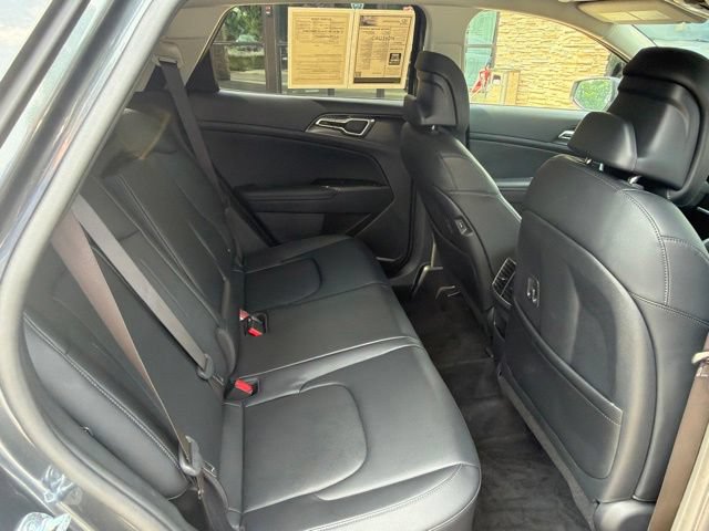 Used 2025 Kia Sportage EX AWD/4WD image 33