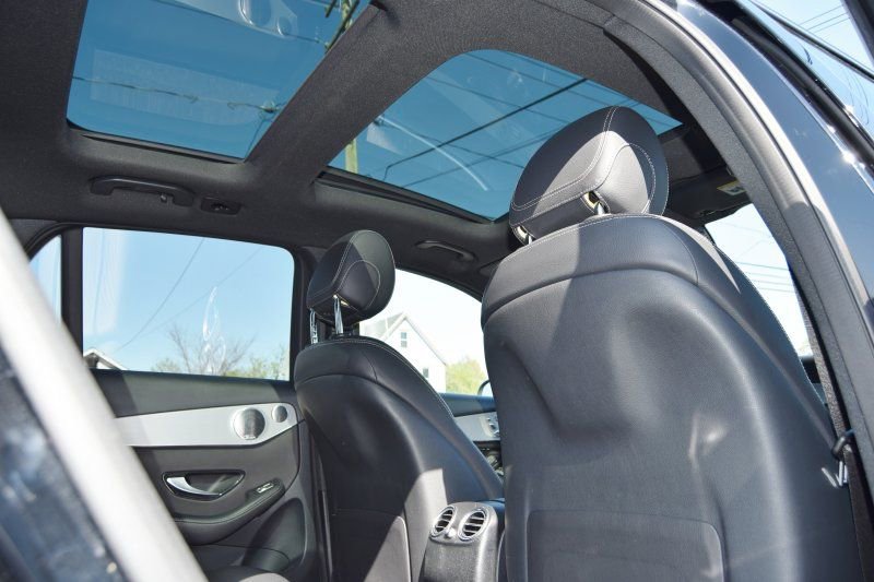 Used 2019 Mercedes-Benz GLC 300 4MATIC image 37