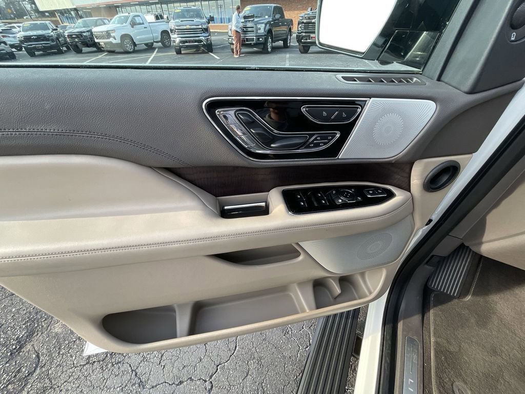 Used 2024 Lincoln Navigator L Reserve AWD/4WD image 22