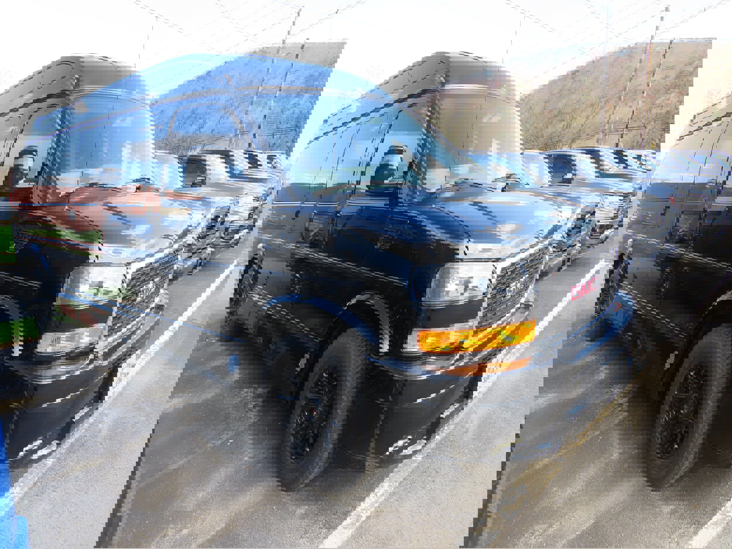 Used 2022 GMC Savana 2500 Extended image 1