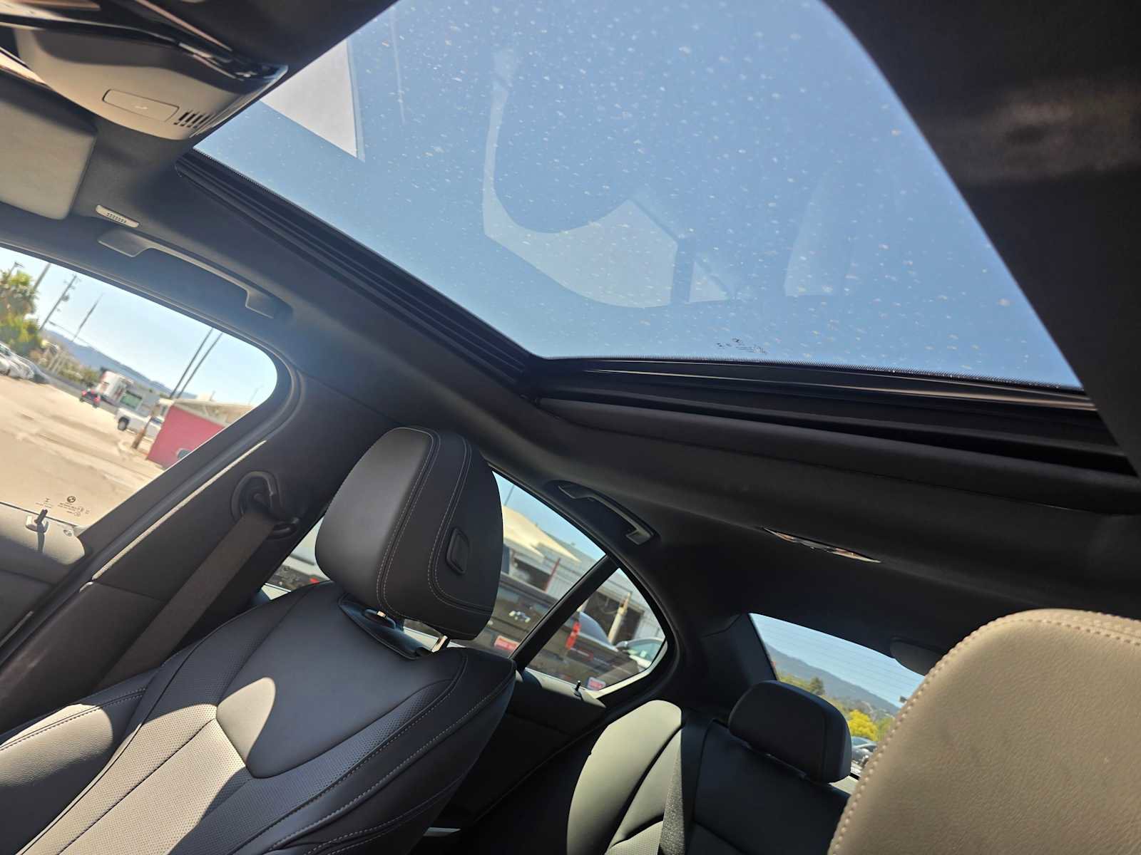 Used 2024 BMW 330i Sedan w/ Convenience Package image 24