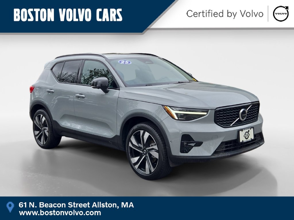 Certified 2025 Volvo XC40 B5 Ultra AWD/4WD image 1