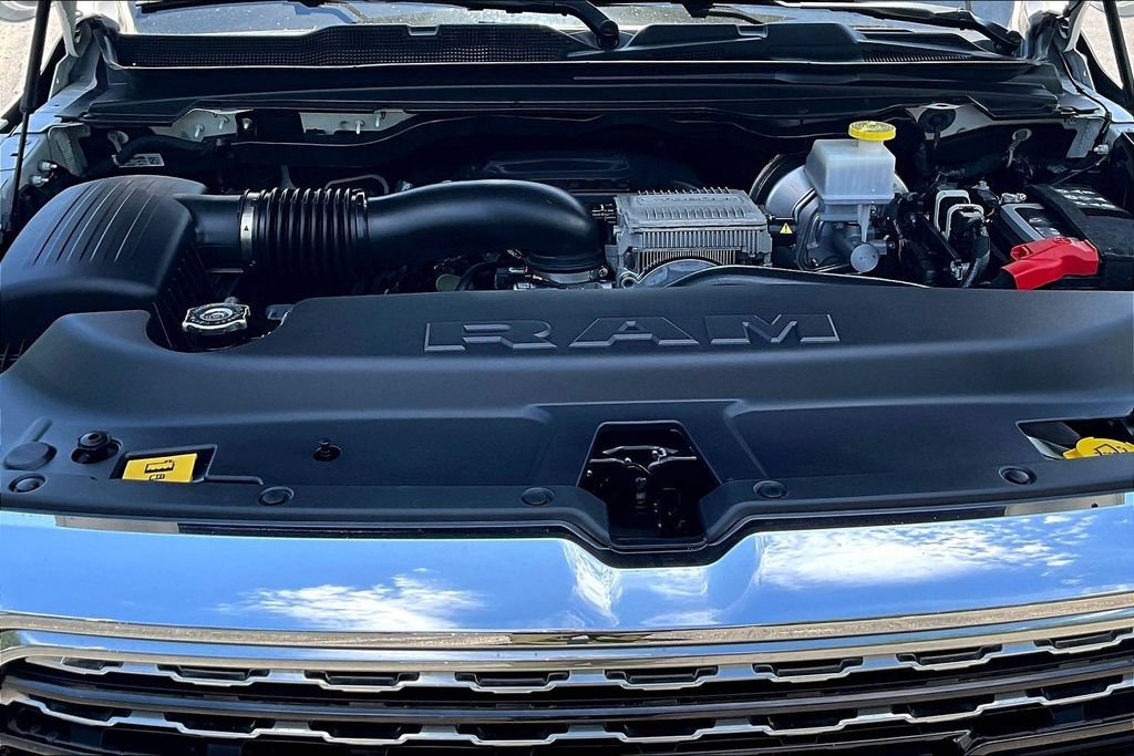 Used 2023 RAM 1500 Limited w/ Body Color Bumper Group AWD/4WD image 33