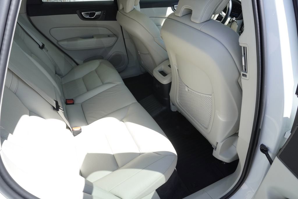 Used 2023 Volvo XC60 T8 Plus w/ Climate Package AWD/4WD image 26