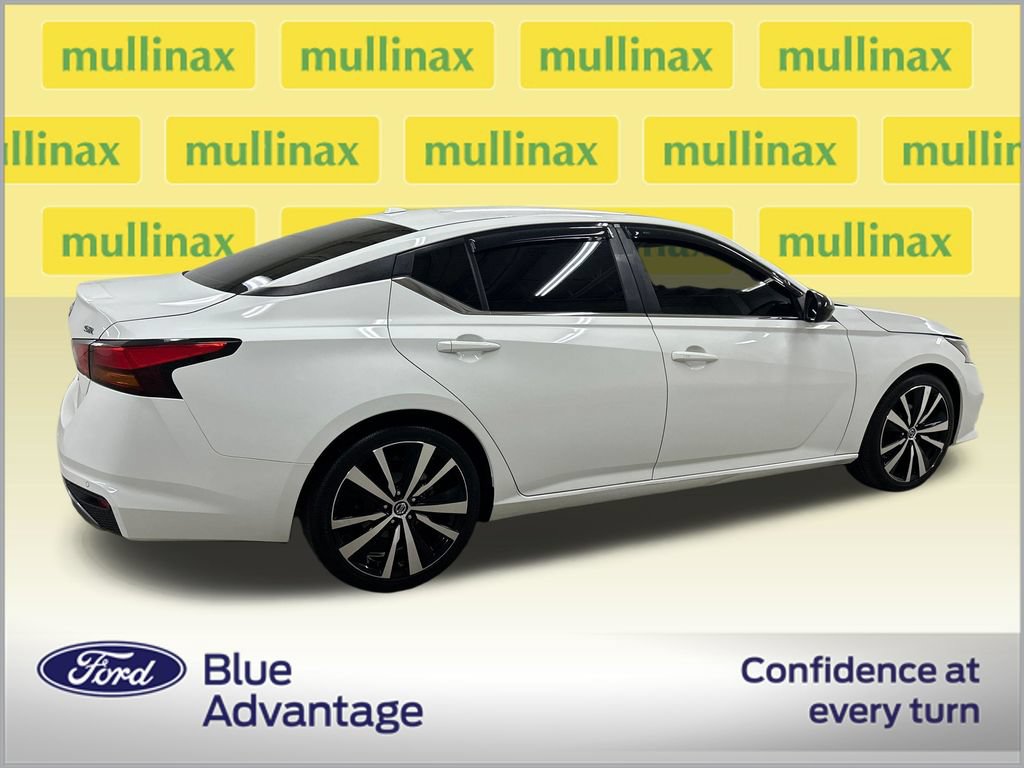 Used 2022 Nissan Altima 2.5 SR FWD image 2