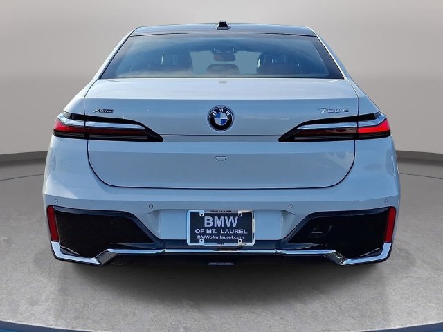 New 2026 BMW 750e xDrive w/ Executive Package AWD/4WD image 5