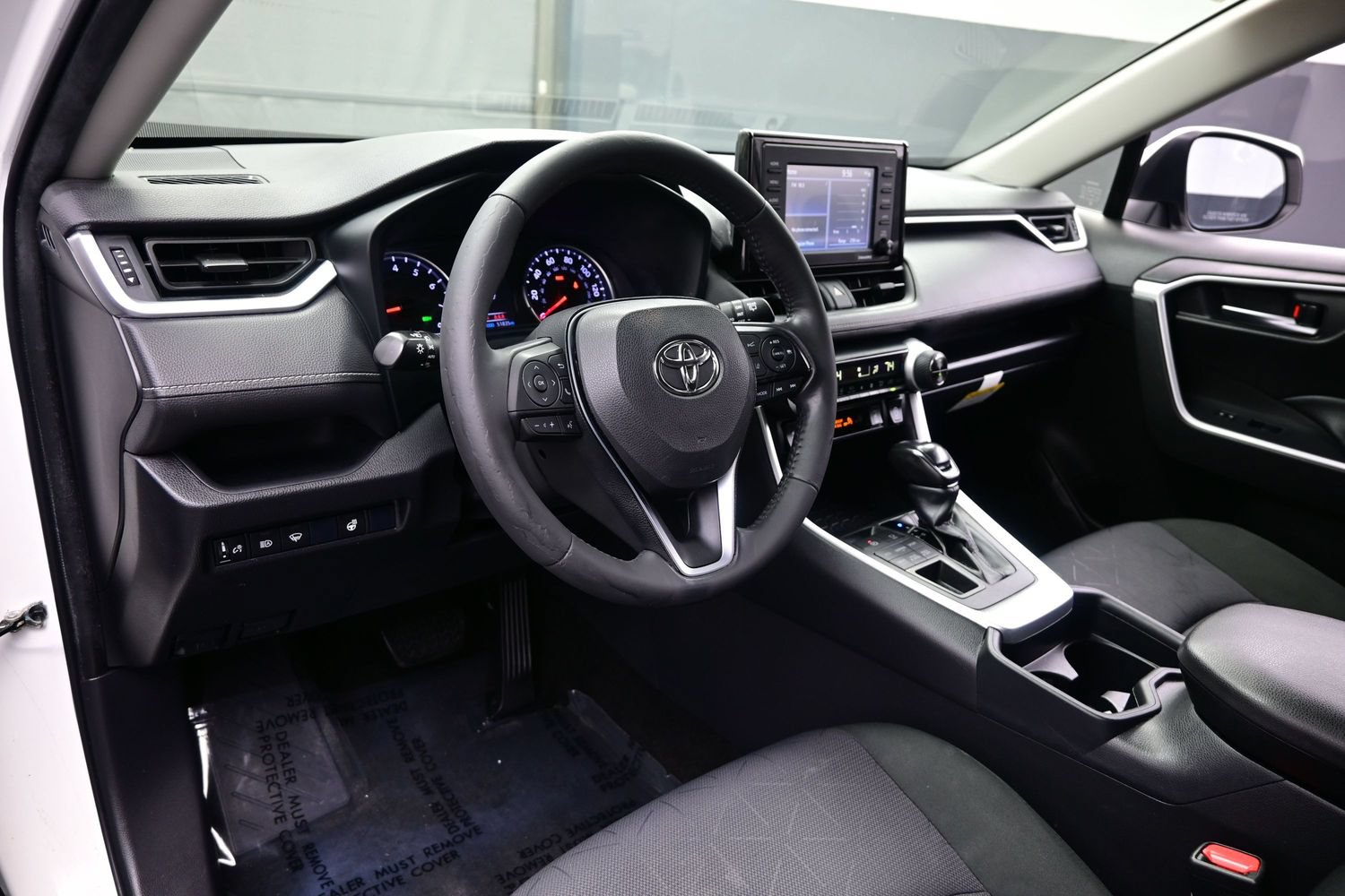Used 2020 Toyota RAV4 XLE w/ XLE Grade Weather Package AWD/4WD image 13