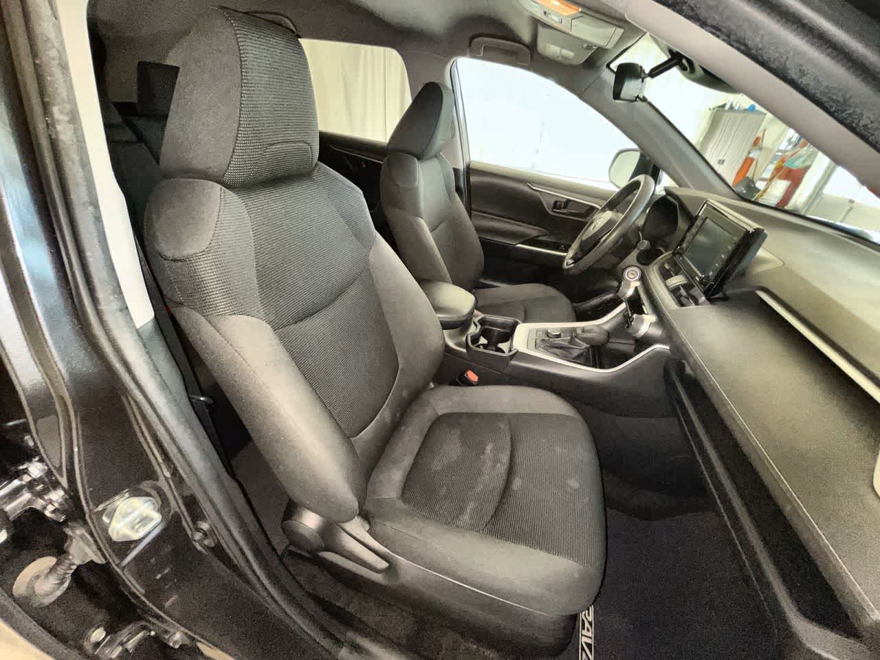 Certified 2021 Toyota RAV4 LE w/ Carpet Mat Package (TMS) AWD/4WD image 24