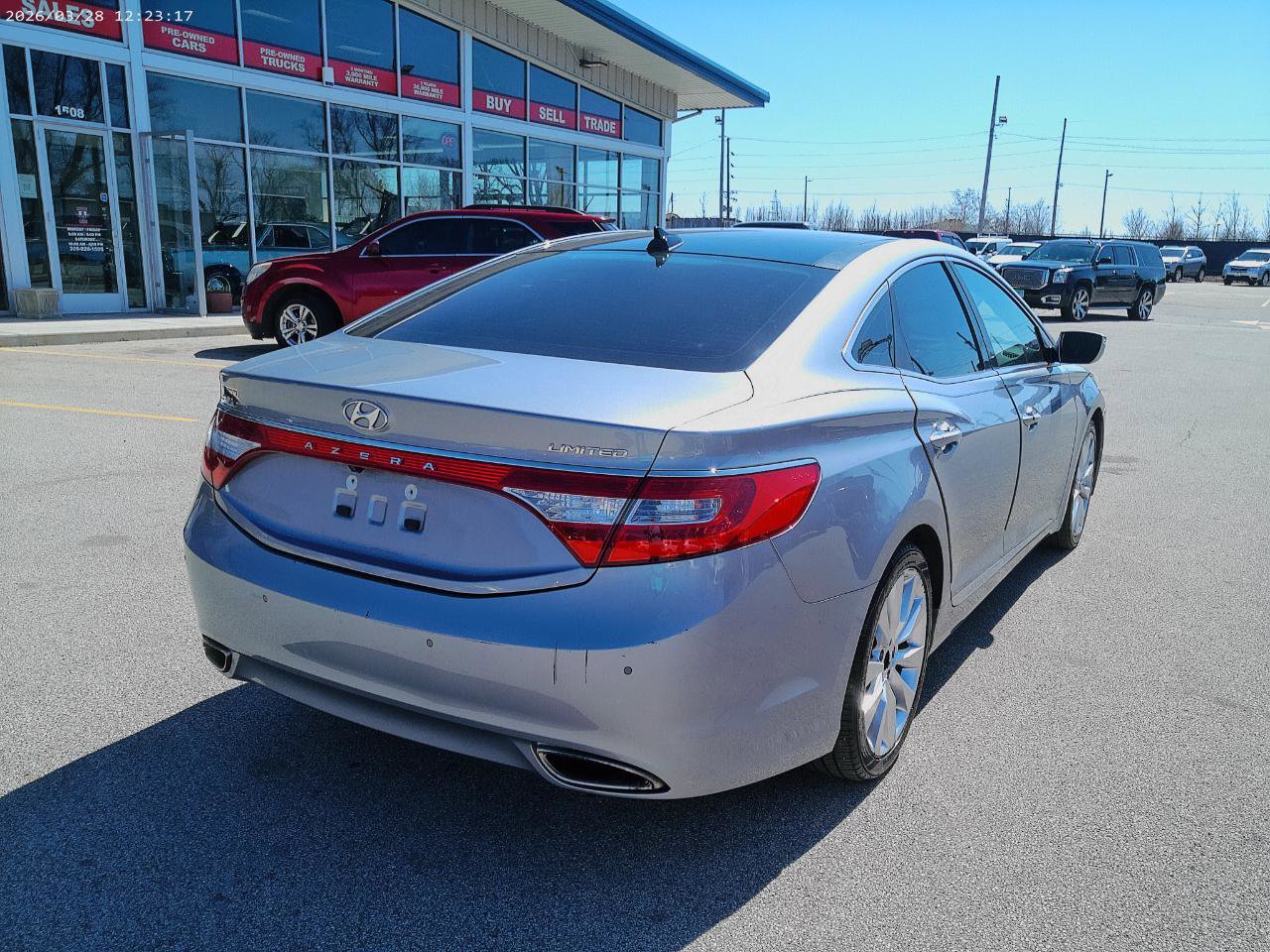 Used 2014 Hyundai Azera Limited w/ Option Group 02 image 16
