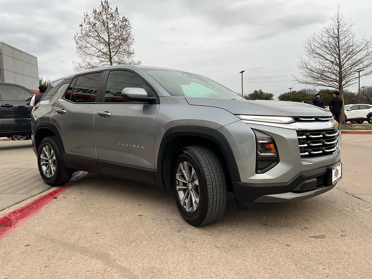 Used 2025 Chevrolet Equinox LT image 4
