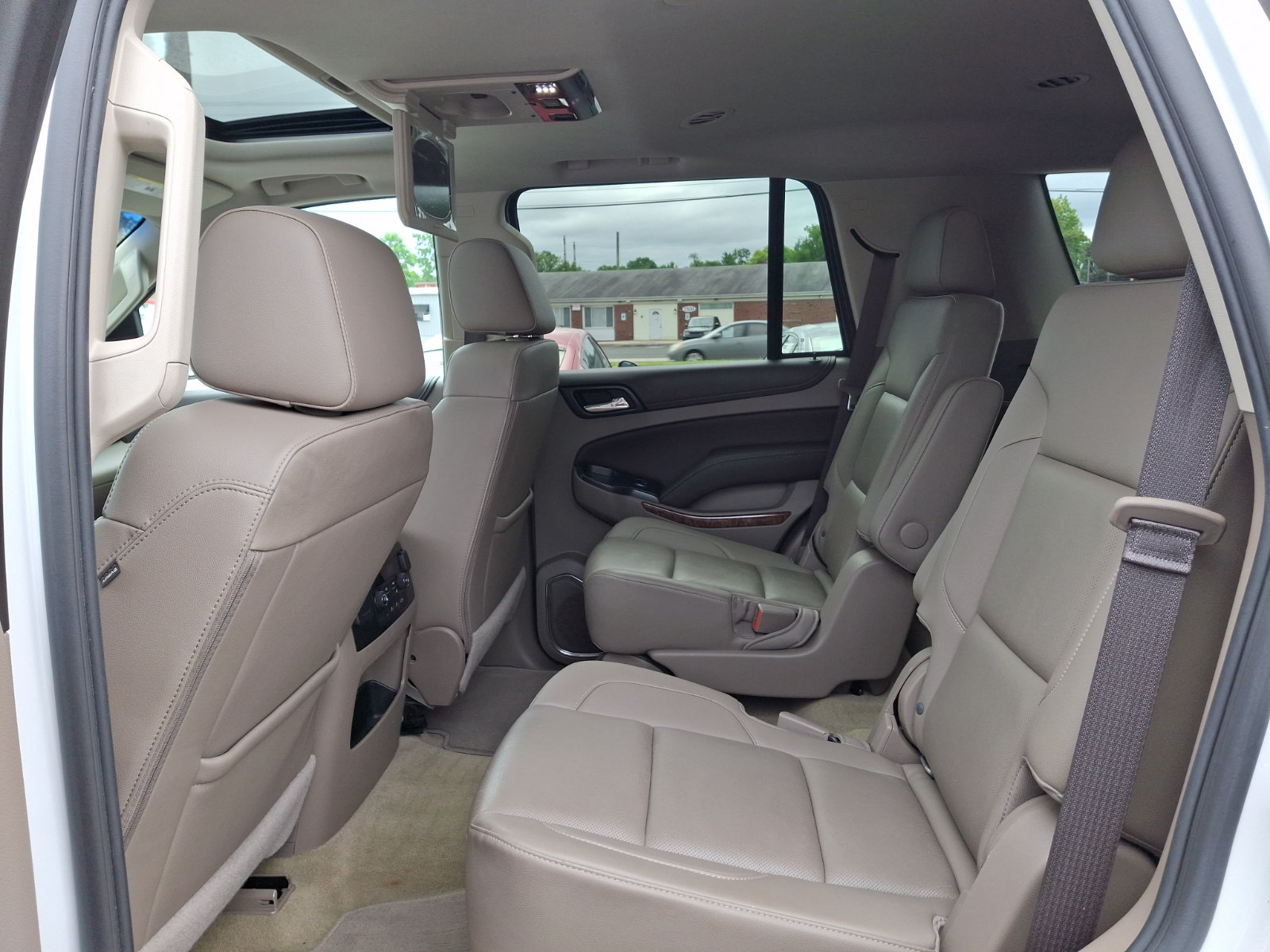 Used 2017 Chevrolet Tahoe Premier AWD/4WD image 11