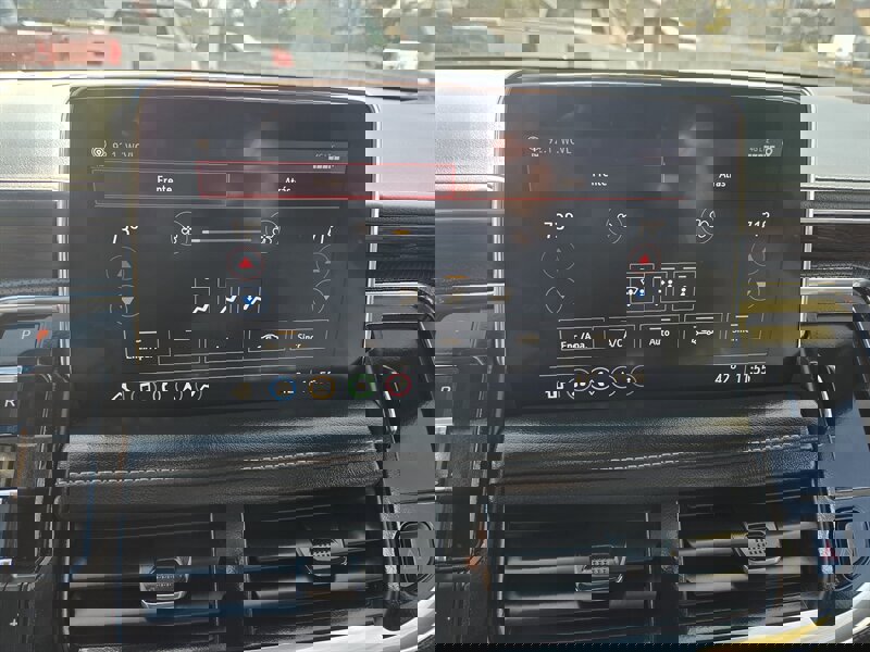 Used 2021 Chevrolet Suburban Premier image 20