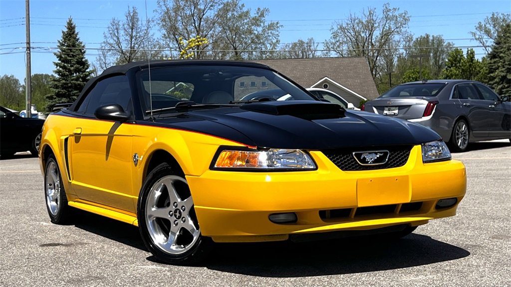 Used 2004 Ford Mustang GT image 3