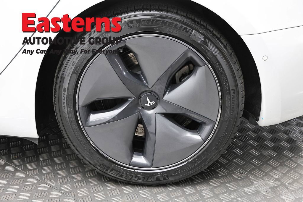 Used 2020 Tesla Model 3 Standard Range Plus image 8