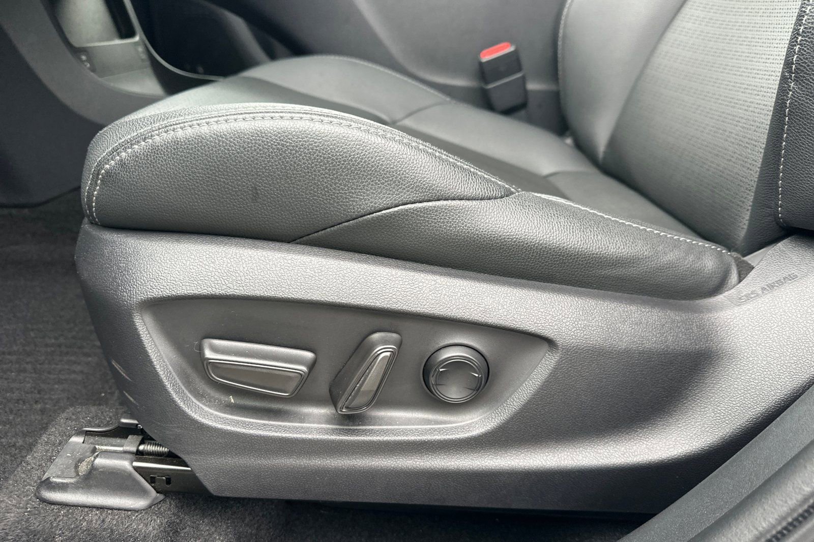 Used 2023 Toyota bZ4X Limited image 14