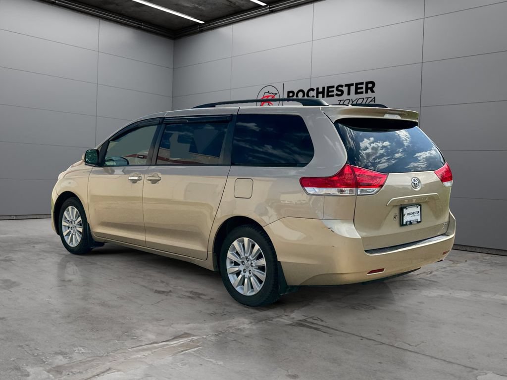 Used 2012 Toyota Sienna XLE AWD/4WD image 3