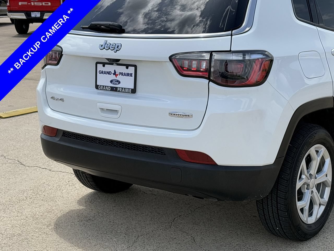 Used 2024 Jeep Compass Latitude AWD/4WD image 9