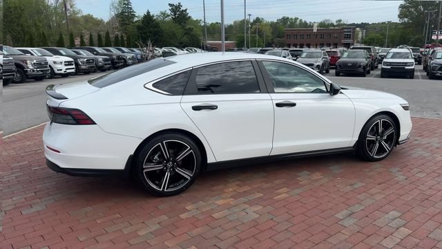 Used 2024 Honda Accord Sport image 3