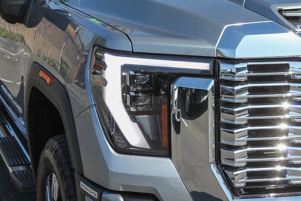 Used 2024 GMC Sierra 2500 Denali w/ Denali Reserve Package image 4