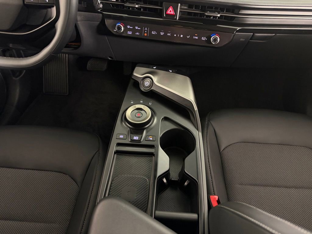 Used 2025 Kia EV6 Light RWD image 16