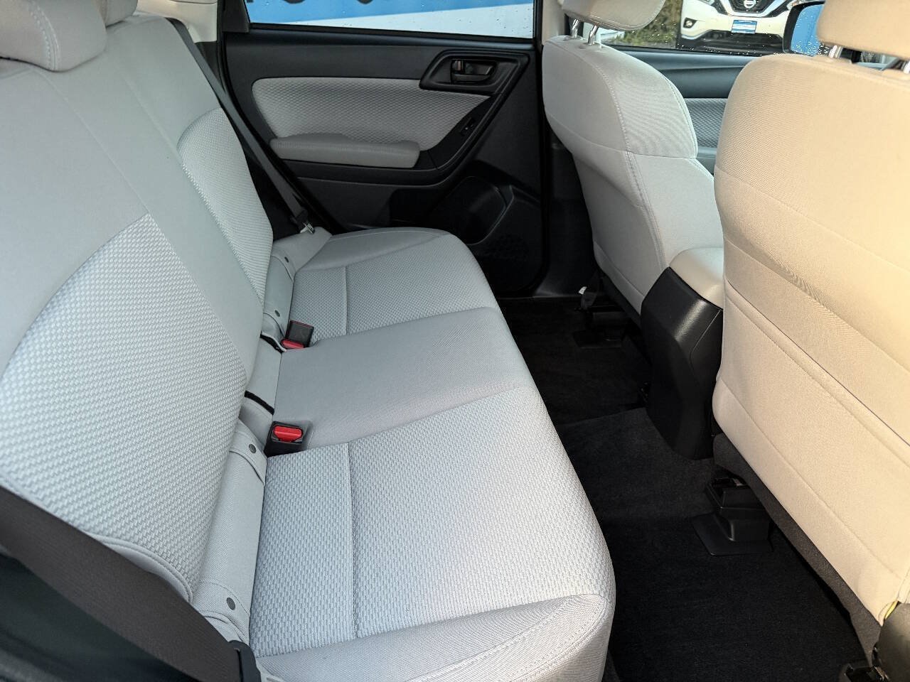 Used 2017 Subaru Forester 2.5i AWD/4WD image 32